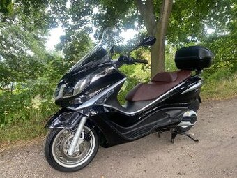 Piaggio X10 500