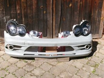 MERCEDES BENZ W203 - přední světla, nárazník AMG , mlhovky