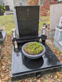 Pomník na urnový hrob (cca 6 uren) Klimkovice