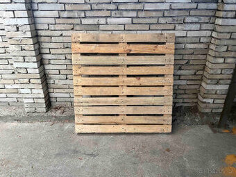 Dřevěná paleta 120cx120cm