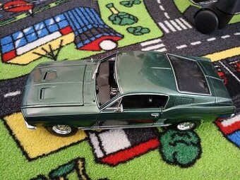 Ford mustang 1:18 bburago