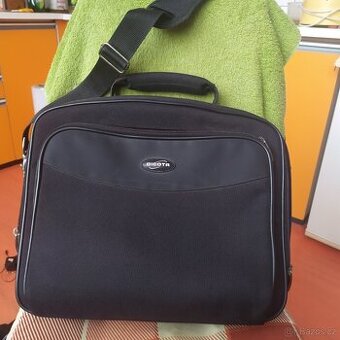 Brašna na notebook značková s popruhem na rameno