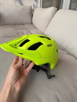 Cyklistická přilba POC Axion