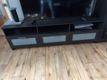 Komoda pod tv