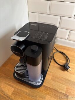 Espresso De'Longhi Nespresso Gran Lattissima EN650.B černé