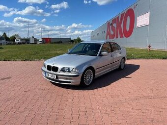 BMW E46 323i sedan