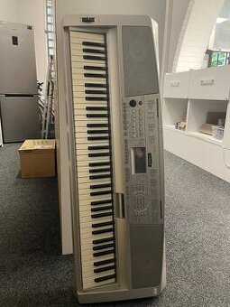 Klávesy Yamaha DGX-300