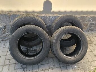 SADA CELOROČNÍCH PNEU MICHELIN 215/65R16C