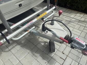 nosič kol na oj karavanu