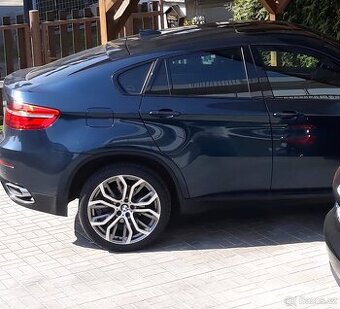 BMW kola zimní