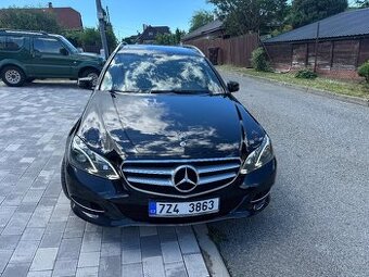 Prodám Mercedes E 220 4x4 provoz 2017 automat