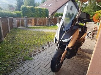 Yamaha X MAX 300