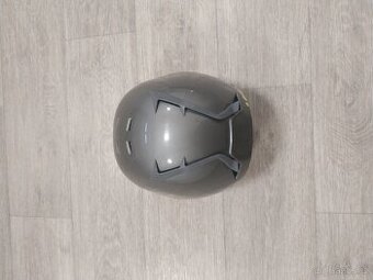 Přilba na lyže