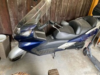Honda silver wing 600 nove náplně zad. Kotouc a pneu