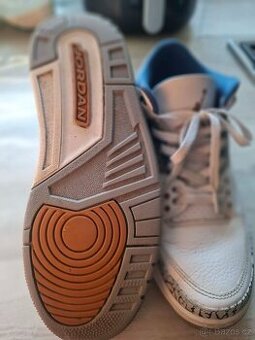 Air Jordan 3 Retro s krabicí, vel 42,5