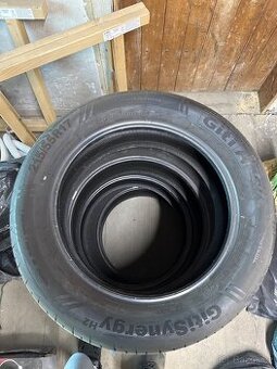 Prodám sadu letních pneu  Giti Synergy H2 215/55/17 98H XL