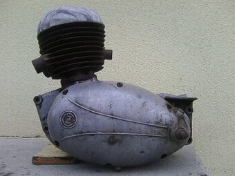 čz 125b,t/čz 150c - motory, kastlíky, zadní kolo