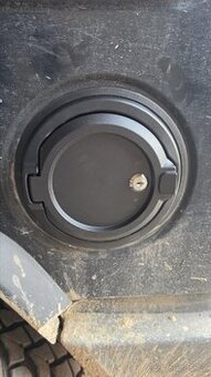 Hummer h2 zamykací víčko nádrže