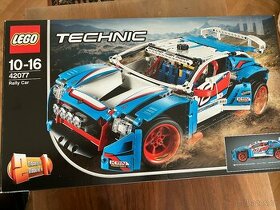 LEGO Technic 42077, model 2v1 závodní auto a Bugi