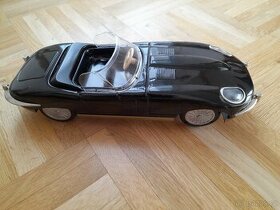 Plechová retro hračka se setrvačníkem - Jaguar - 1