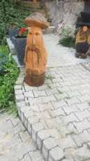 socha dřevěný hříbek vyřezávaný motorovou pilou