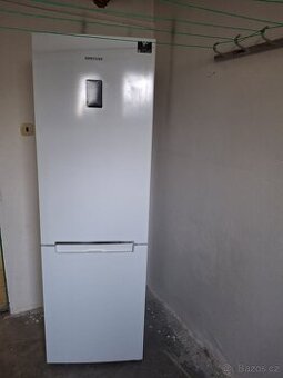 Lednice Samsung RB33j3215WW