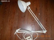 Prodám starou kloub. lampu v perfektnim stavu