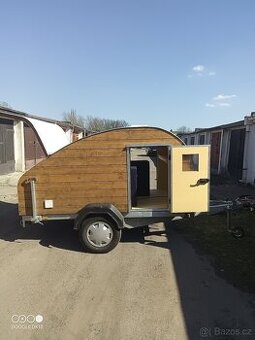 Bržděný mini karavan