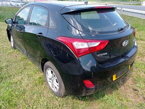 Hyundai i30 1.6 CRDi blue drive active náhradní díly