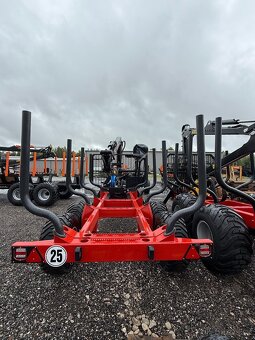 Vyvažecí vlek Vyvazecka Moře Maskiner SF9 s Rukou 7065
