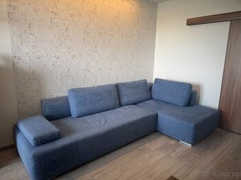 Predám takmer nový modrý gauč – Aquaclean poťah, ľahká údržb