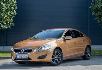 Volvo S60 1.6D /AJ NA SPLÁTKY/