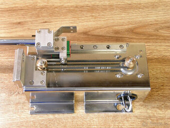 CNC lineární posuv, krokový motor - rozsah 104 mm