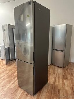 Lednice s mrazákem Samsung (115)