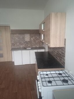 Pronájem bytu 2+1, 60 m² – Černovice u Tábora