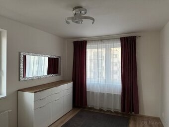 Tmavě růžový/fialový závěs neprůsvitný 140/245 cm