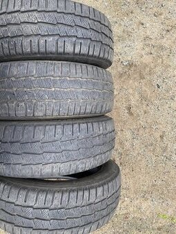 Pneu 215/60/17C