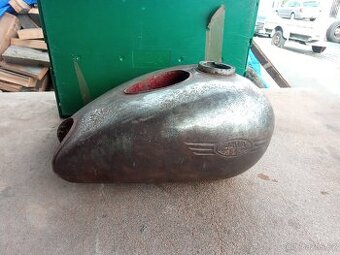 Jawa 250,350 pérak typ Zbrojovka nádrž