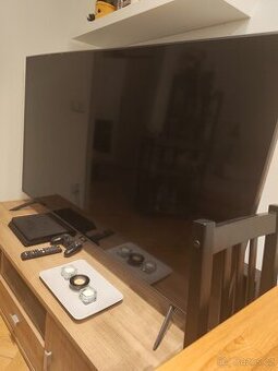 Rozbitá Samsung 65” 4K UHD TV (UE65TU7172UXXH