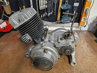 Motor ČZ 350 Tourist