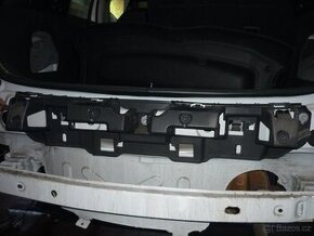 C3 rv 2016 - výztuha zadního nárazníku + plastový držák