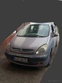 Citroen Xsara Picasso přední světlomety