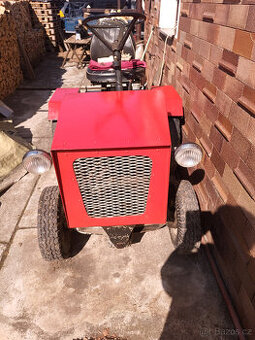 Traktůrek domáci výroby