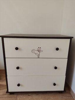 Komoda do dětského pokoje/přebalovací pult