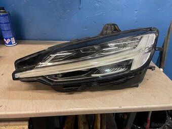 Podáme L. P. LED světlomet na Volvo V60 r.v. 2019
