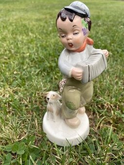 Krásná porcelánová soška Royal Dux