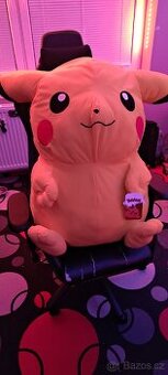 Velký plyšový Pikachu