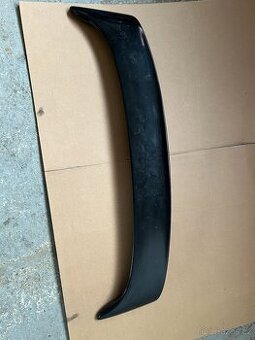 křídlo na páté dveře škoda octavia