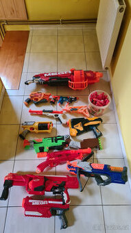 Nerf Pistole Elite Mega Mastodont a další