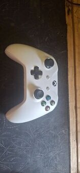 Xbox one s gamepad